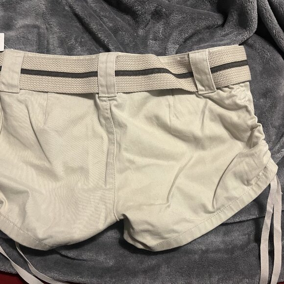 DKNY Size 1 "Pinky Swear" Low Rise Shorts - NWT - Picture 4 of 4